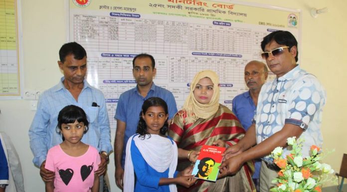 কুমারখালীর সদকী ইউনিয়ন পরিদর্শন করলেন মমতাময়ী মা কাজী শেলী