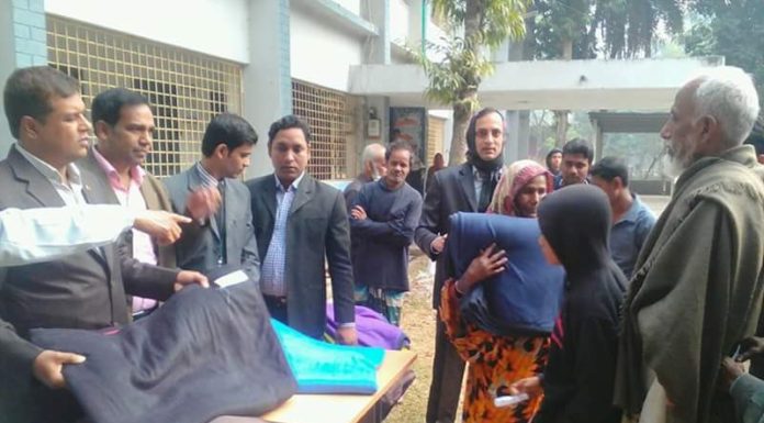 আলমডাঙ্গায় স্ট্যান্ডর্ড ব্যাংকের উদ্যোগে শীতার্থদের মাঝে শীতবস্ত্র কম্বল বিতরণ