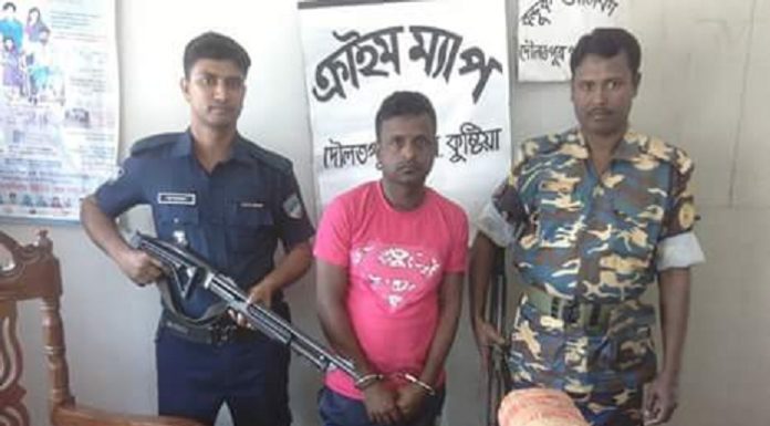 দৌলতপুরে গাঁজা ও ইয়াবাসহ কুখ্যাত মাদক ব্যবসায়ী গ্রেফতার