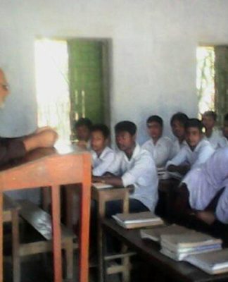 বিলগাতুয়া মাধ্যমিক বিদ্যালয়ে মত বিনিময় করলেন এম জি মোস্তফা