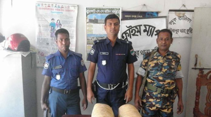 দৌলতপুরে পুলিশের অভিযানে ৮ কেজি গাঁজা উদ্ধার