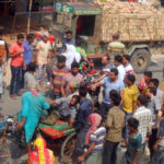 দৌলতপুরে টলি চাঁপায় যুবক আহত