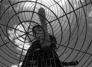 ইট-পাথরের খাঁচায় অবরুদ্ধ শিশুর মানসিক বিকাশ