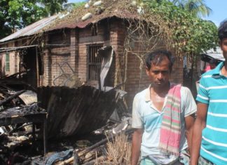 দৌলতপুরে কৃষকের বাড়ীতে আগুনে ৪ টি বাড়ী ভষ্মিভূত